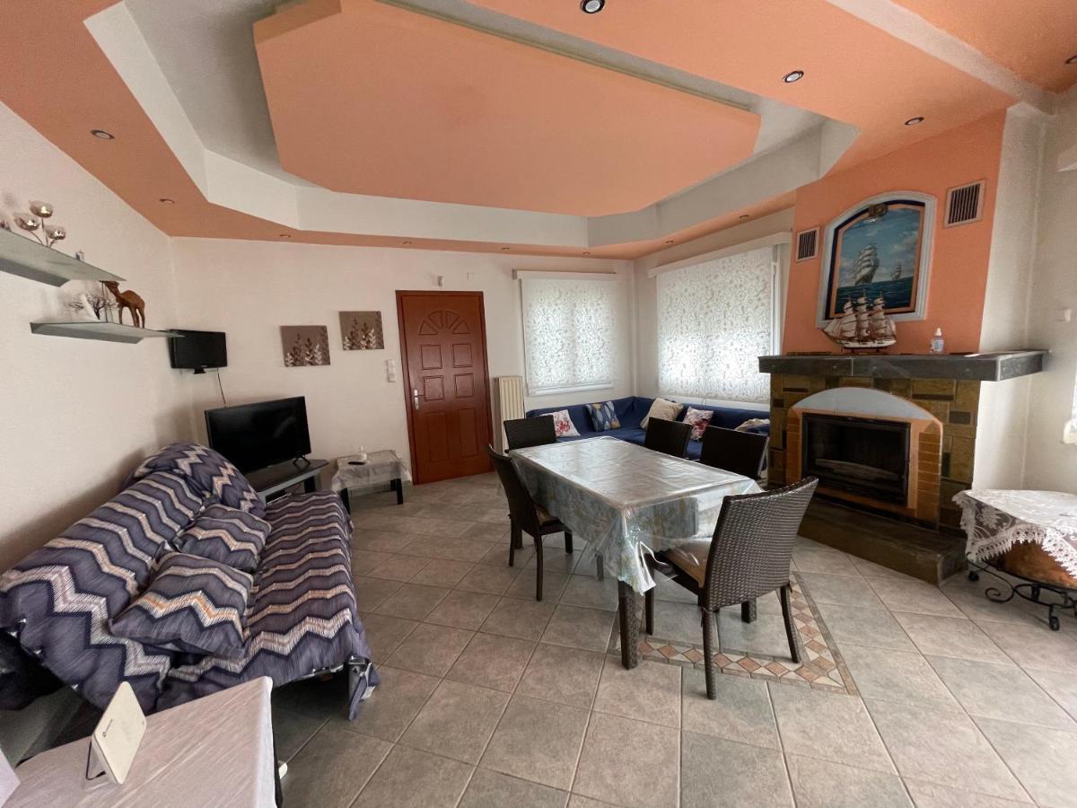 Seaside Apartment With Private Garden Nea Anchialos Exterior photo