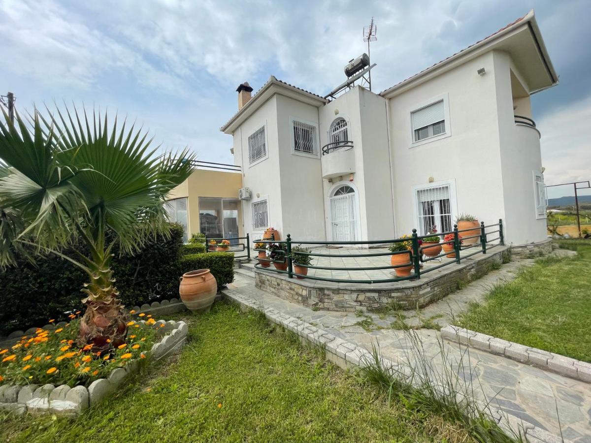 Seaside Apartment With Private Garden Nea Anchialos Exterior photo